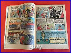 Captain Marvel # 42 (1945 Fawcett) Christmas Cover -vintage Golden-age Comic