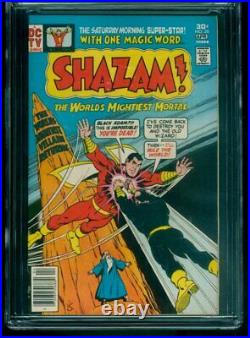 DC Comics SHAZAM! #28 2nd Black Adam 1st After Golden Age CGC 8.5