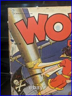 WOW Comics 19 Early Mary Marvel WWII War bonds ads Nov 1943 Golden Age RARE